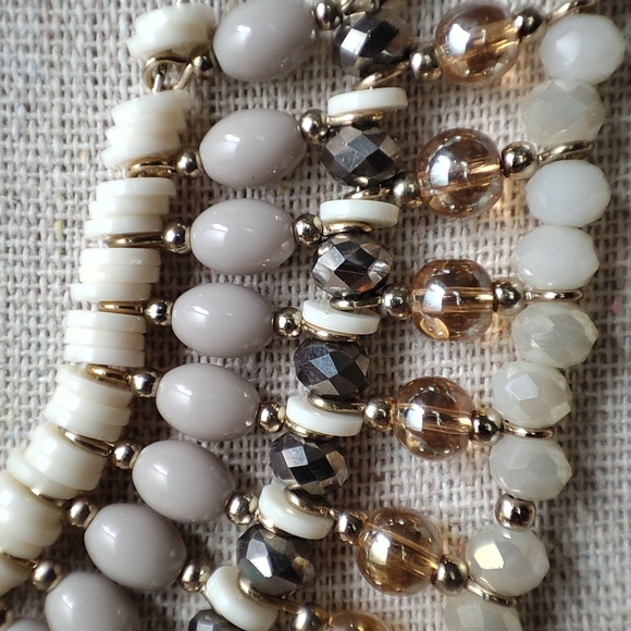 Loft Delicate Feminine Neutral Nude Lilac Lucite Glass Triple Chain Necklace - Picture 3 of 10